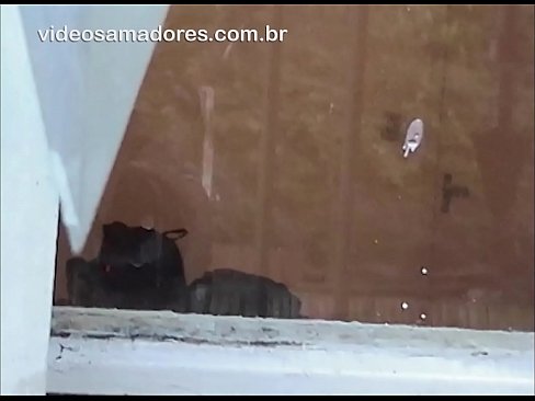 ❤️ Fear horny ag breathnú ar a chailín le fear eile, ag taifeadadh físeán fuck gan cur isteach ar an lánúin ❤️ Super sex linn ﹏